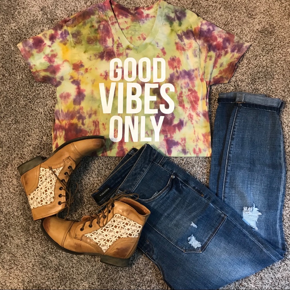 Tie Dye Good Vibes Only Tshirt Size Medium